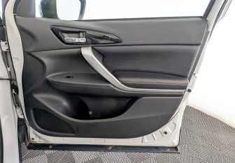 Подержанный автомобиль Mitsubishi Eclipse Cross 2018 года (25 фото)