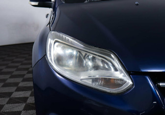 Подержанный автомобиль Ford Focus Hatchback 2013 года (7 фото)