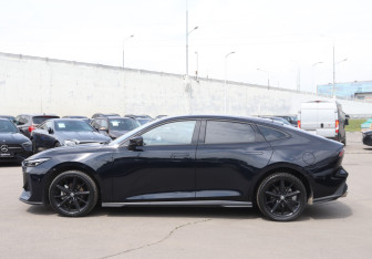 Подержанный автомобиль Changan UNI-V 2024 года (8 фото)