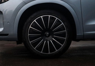 Подержанный автомобиль AITO M7 2023 года (30 фото)