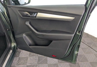 Подержанный автомобиль Skoda Karoq 2021 года (24 фото)