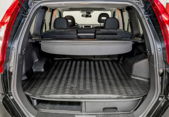 Подержанный автомобиль Nissan X-Trail 2013 года (10 фото)