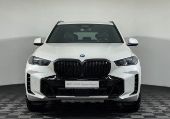 Подержанный автомобиль BMW X5 2023 года (3 фото)