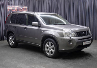 Подержанный автомобиль Nissan X-Trail 2007 года (3 фото)