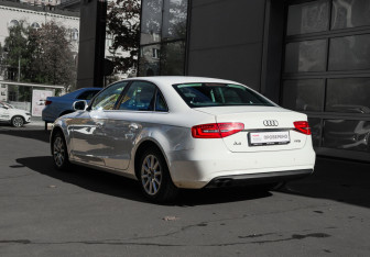 Подержанный автомобиль Audi A4 Sedan 2012 года (6 фото)