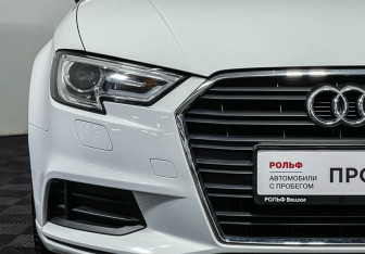 Подержанный автомобиль Audi A3 Sedan 2017 года (14 фото)