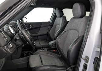 Подержанный автомобиль MINI Countryman 2020 года (19 фото)