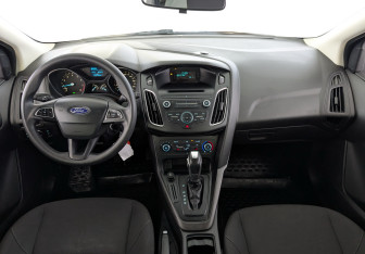 Подержанный автомобиль Ford Focus Wagon 2017 года (23 фото)