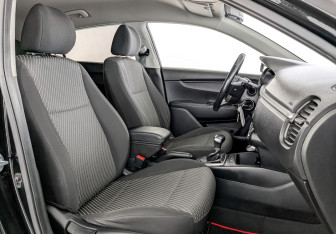 Подержанный автомобиль Kia Rio Hatchback 2018 года (23 фото)