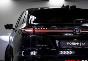 Подержанный автомобиль Changan UNI-K 2023 года (27 фото)