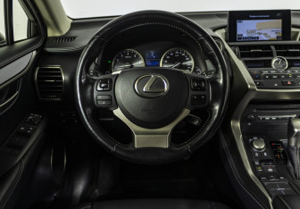 Подержанный автомобиль Lexus NX 2016 года (10 фото)