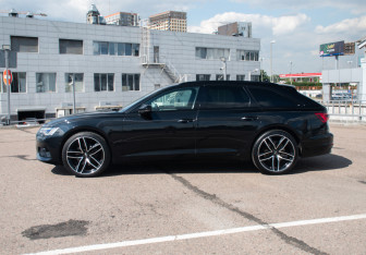 Подержанный автомобиль Audi A6 Sedan 2020 года (8 фото)