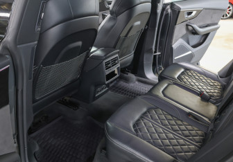Подержанный автомобиль Audi Q8 2019 года (12 фото)