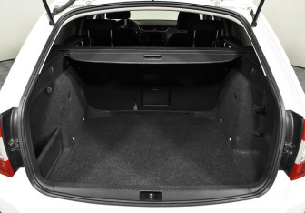 Подержанный автомобиль Skoda Octavia Wagon 2016 года (16 фото)