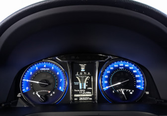 Подержанный автомобиль Toyota Camry Sedan 2016 года (16 фото)