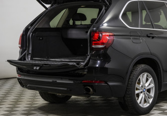 Подержанный автомобиль BMW X5 2016 года (20 фото)