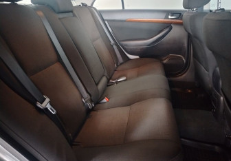 Подержанный автомобиль Toyota Avensis Sedan 2008 года (10 фото)