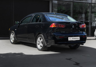 Подержанный автомобиль Mitsubishi Lancer Sedan 2008 года (6 фото)