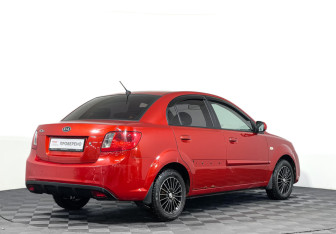 Подержанный автомобиль Kia Rio Sedan 2010 года (5 фото)