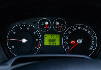 Подержанный автомобиль Ford Fusion 2006 года (18 фото)