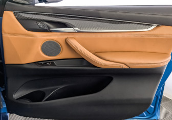 Подержанный автомобиль BMW X6 2018 года (25 фото)