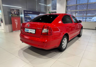 Подержанный автомобиль Skoda Octavia Liftback 2012 года (4 фото)
