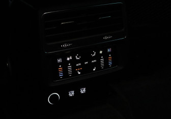 Подержанный автомобиль Audi Q8 2019 года (12 фото)