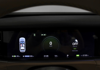 Подержанный автомобиль Voyah Free 2023 года (11 фото)