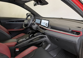 Подержанный автомобиль Geely Coolray 2024 года (10 фото)