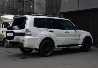 Подержанный автомобиль Mitsubishi Pajero 2020 года (5 фото)