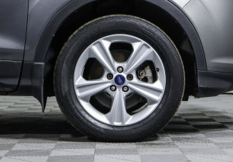 Подержанный автомобиль Ford Kuga 2013 года (5 фото)