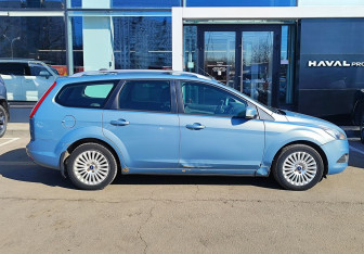 Подержанный автомобиль Ford Focus Wagon 2010 года (4 фото)