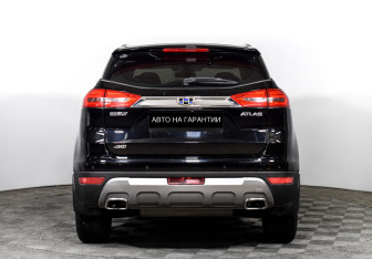 Подержанный автомобиль Geely Atlas 2019 года (5 фото)