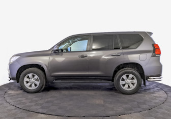 Подержанный автомобиль Toyota Land Cruiser Prado 2021 года (8 фото)
