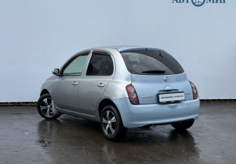 Подержанный автомобиль Nissan March Hatchback 2002 года (7 фото)