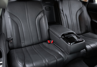 Подержанный автомобиль Genesis G80 2021 года (10 фото)