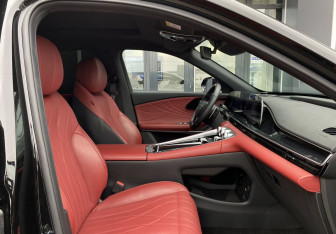 Подержанный автомобиль Exeed RX 2023 года (27 фото)