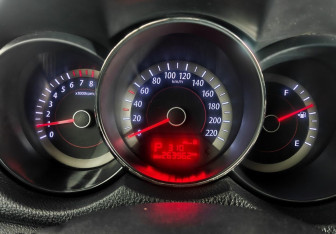 Подержанный автомобиль Kia Cerato Sedan 2013 года (13 фото)