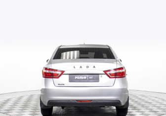 Подержанный автомобиль LADA (ВАЗ) Vesta Sedan 2017 года (6 фото)