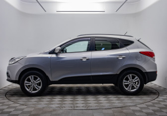 Подержанный автомобиль Hyundai ix35 2010 года (2 фото)