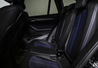 Подержанный автомобиль BMW X1 2019 года (13 фото)