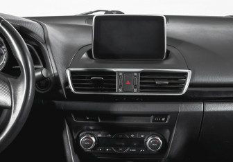 Подержанный автомобиль Mazda 3 Sedan 2016 года (12 фото)