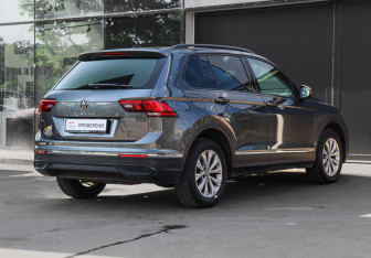 Подержанный автомобиль Volkswagen Tiguan 2021 года (4 фото)