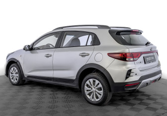 Подержанный автомобиль Kia Rio Hatchback 2021 года (7 фото)