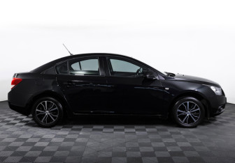 Подержанный автомобиль Chevrolet Cruze Sedan 2012 года (4 фото)