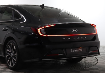 Подержанный автомобиль Hyundai Sonata 2022 года (20 фото)