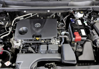 Подержанный автомобиль Toyota RAV4 2025 года (9 фото)