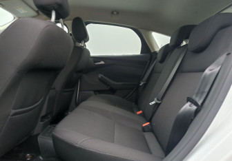 Подержанный автомобиль Ford Focus Hatchback 2017 года (11 фото)