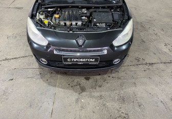 Подержанный автомобиль Renault Fluence 2012 года (9 фото)
