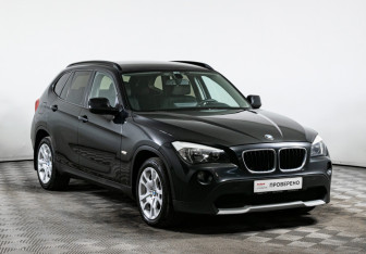 Подержанный автомобиль BMW X1 2012 года (3 фото)